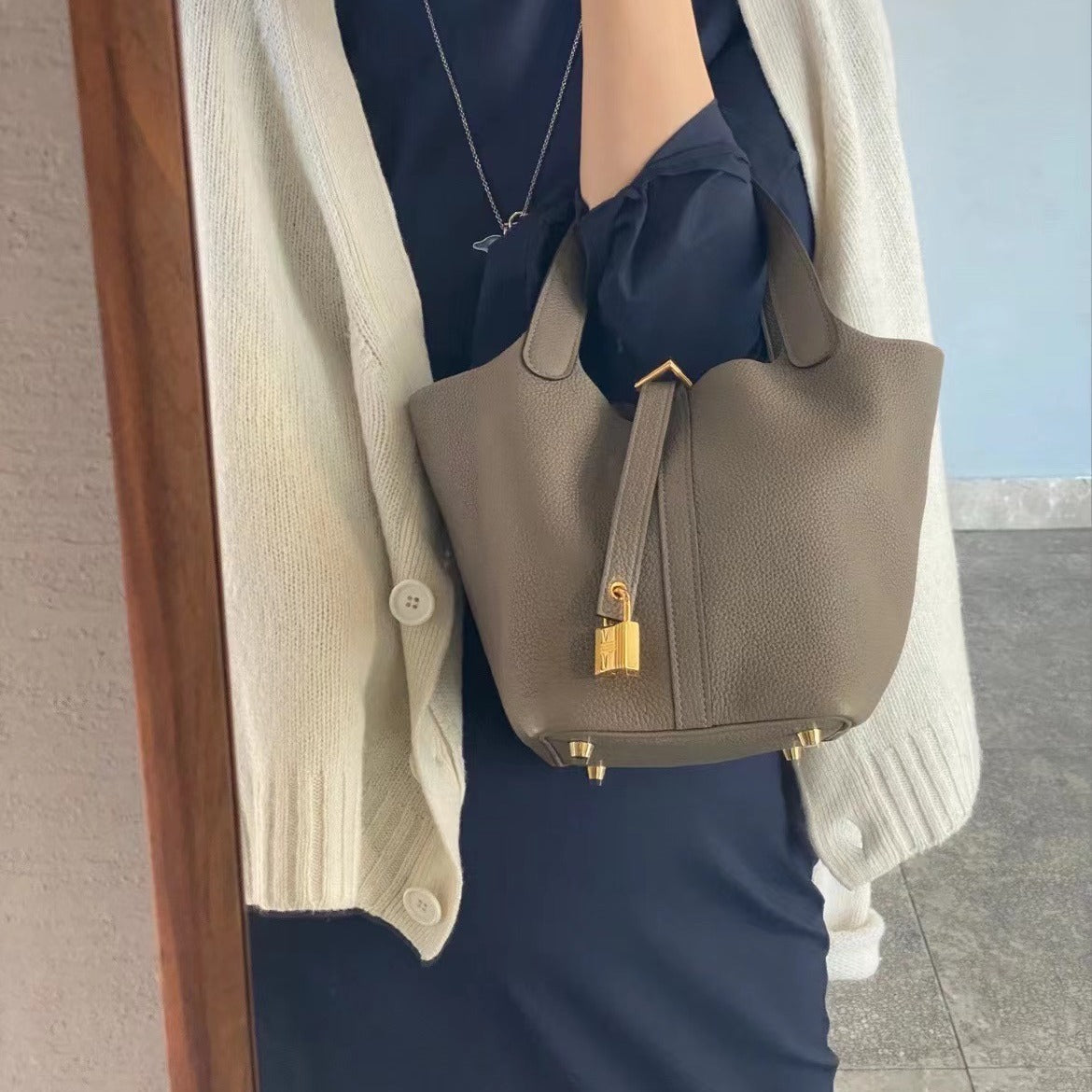 Women's Vegetable Basket Cowhide Handmade Wax Line Handbags