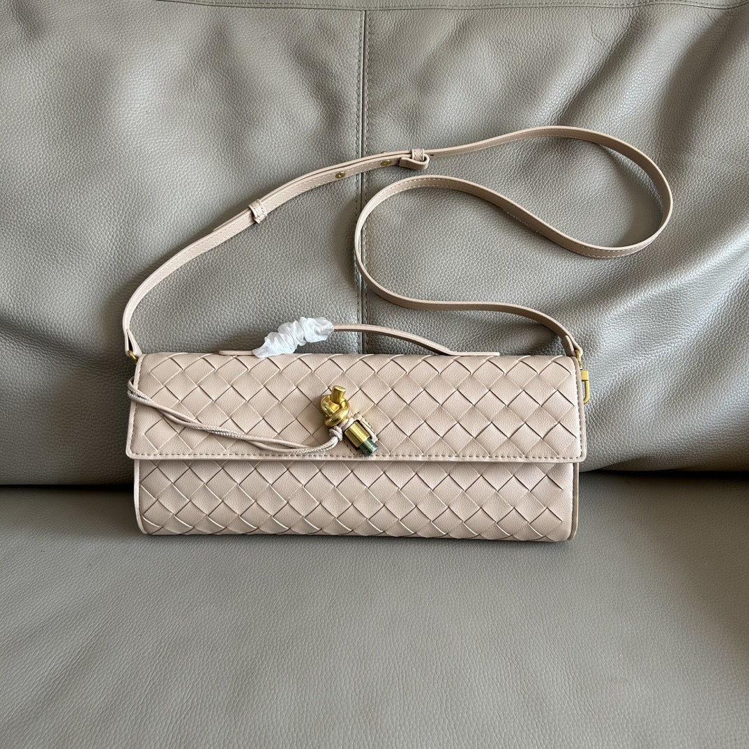 Women's French Stick Texture Hand-woven Hardware Fashion Handbags