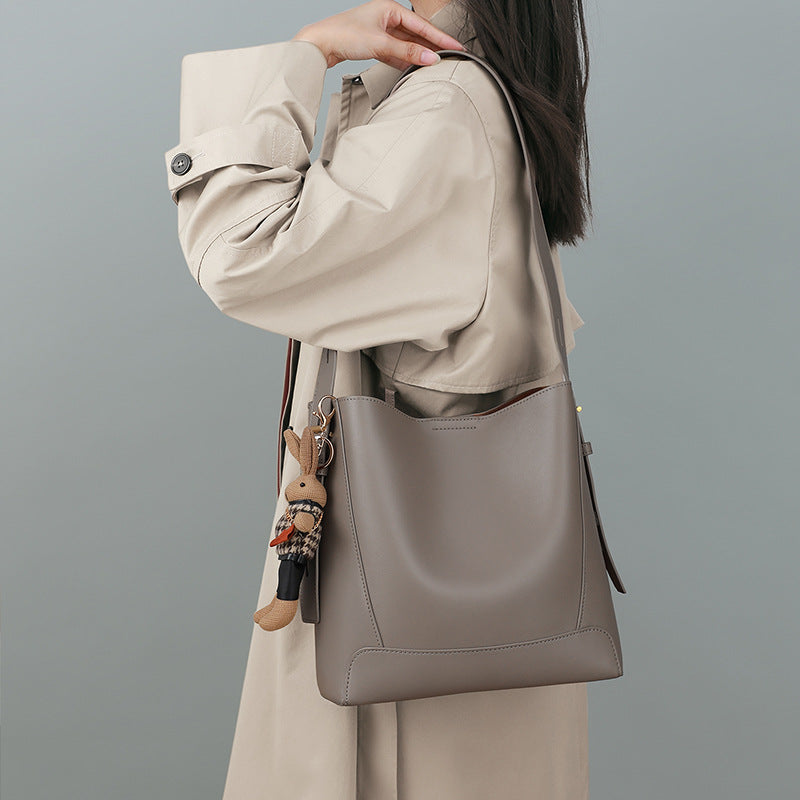 Women's Genuine Leather High-grade Large Capacity Commuter Bags