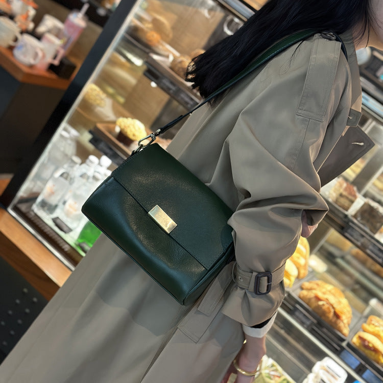 Women's Underarm Fashion Retro Sense Niche Leather Handbags