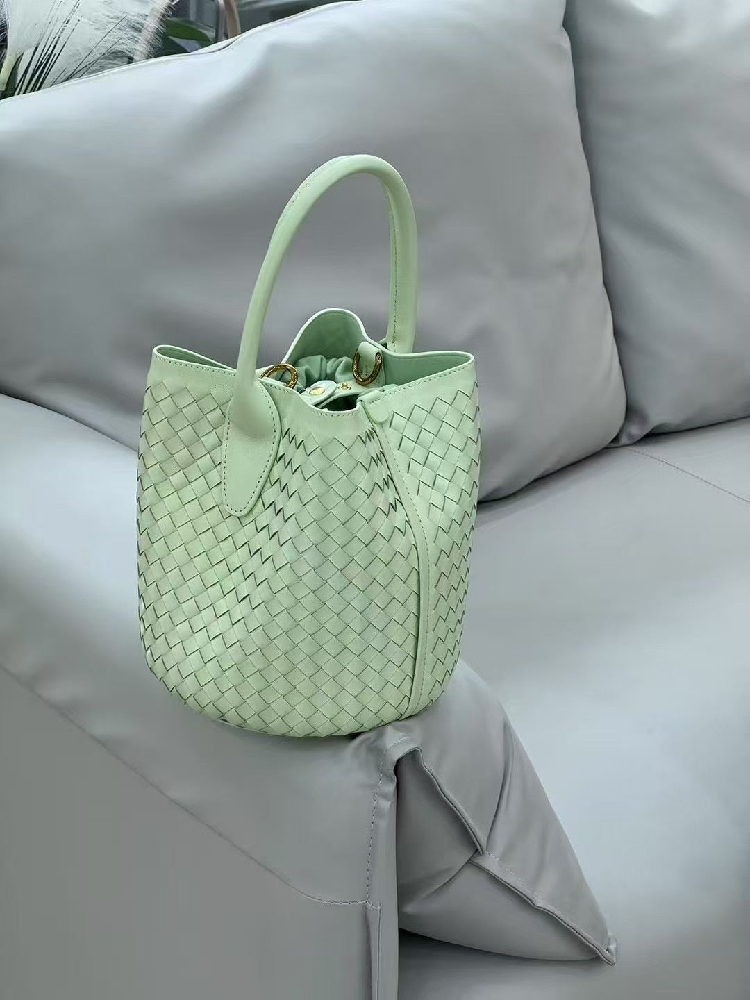 Women's Handmade Genuine Leather Woven High-grade Bucket Bags