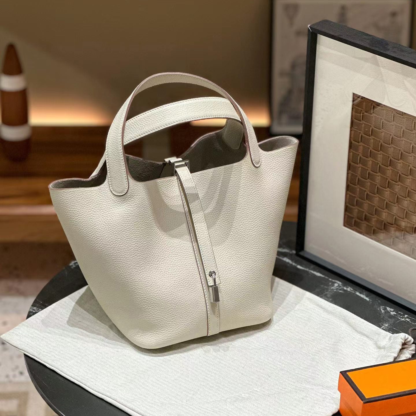 Women's Leather Litchi Pattern Hand Holding Handmade Handbags