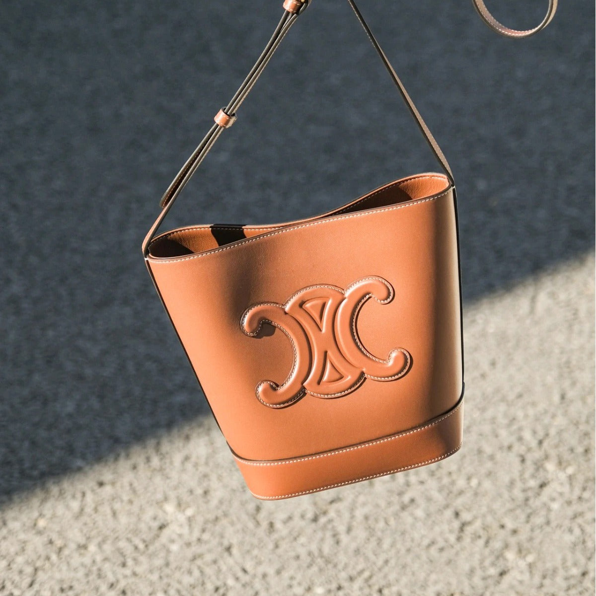 Women's Classic Presbyopic Retro Arc Large Capacity Bucket Bags