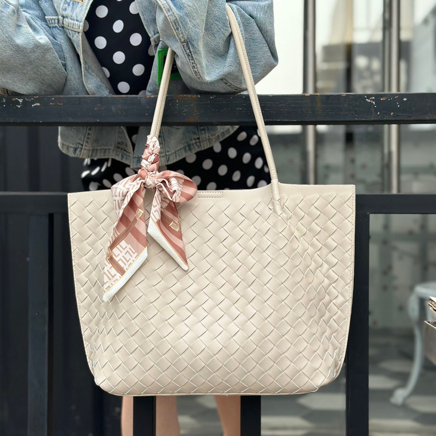 Women's Soft Cowhide Hand-woven Genuine Leather Vegetable Shoulder Bags