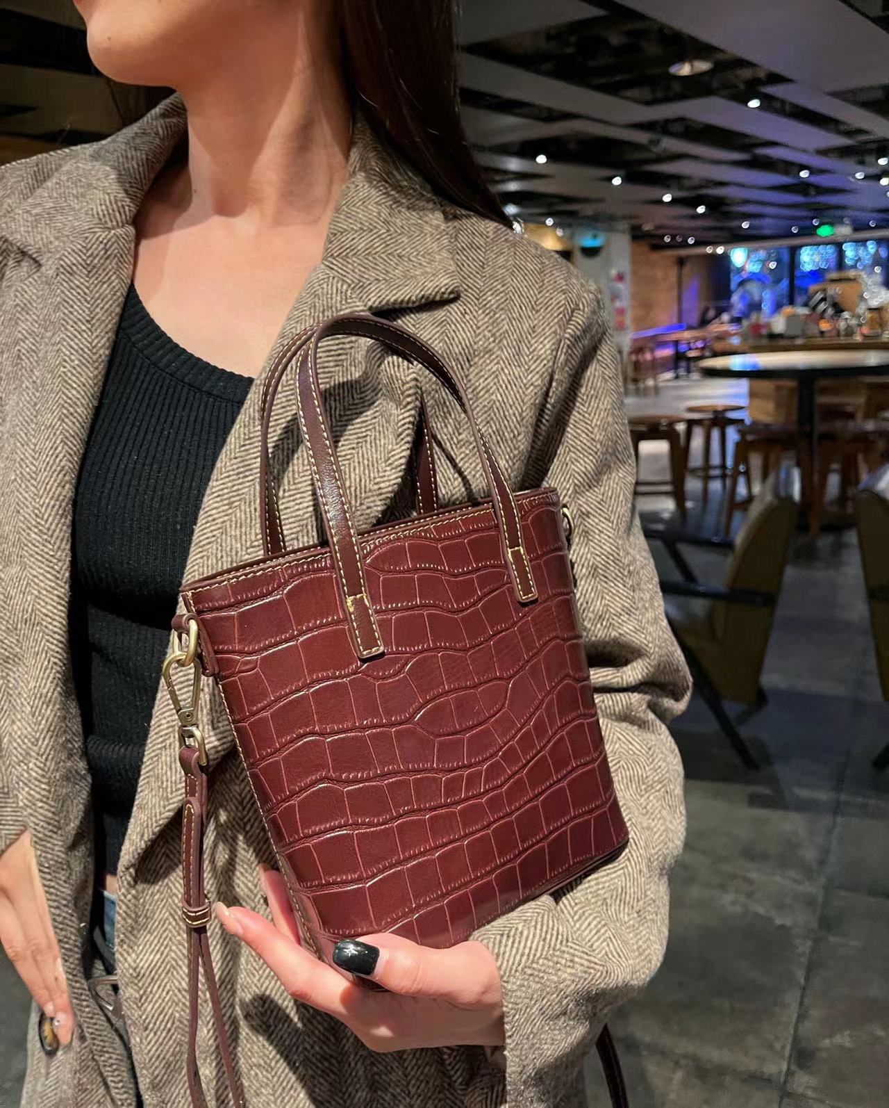 Leather Cowhide Crocodile Pattern Portable Genuine Bucket Bags