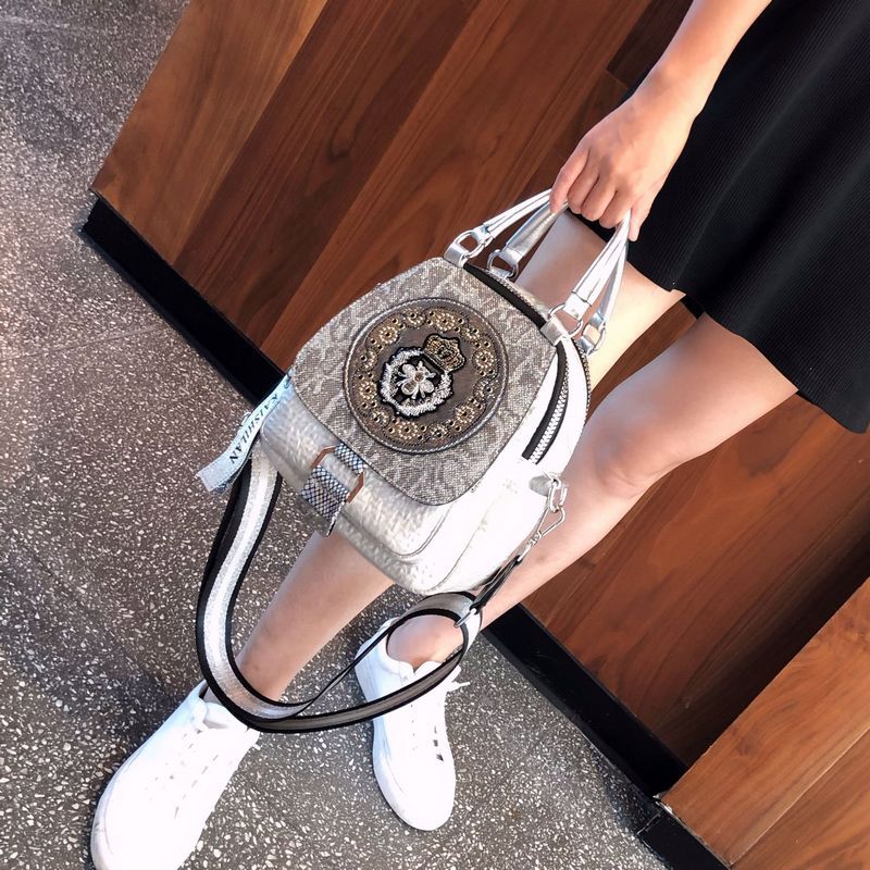 Women's Hot Rhinestone Fashion Trendy High-grade Leather Shoulder Bags