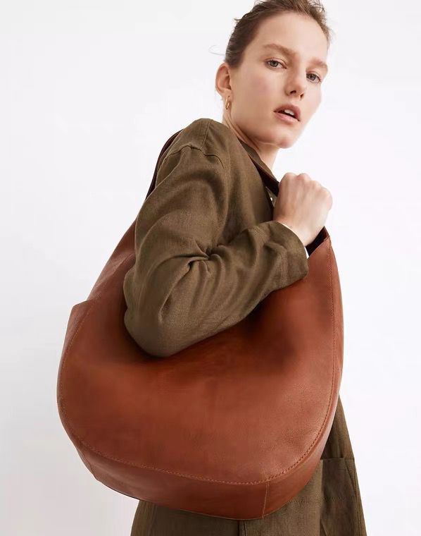 Women's Retro First Layer Cowhide Underarm Large Capacity Shoulder Bags