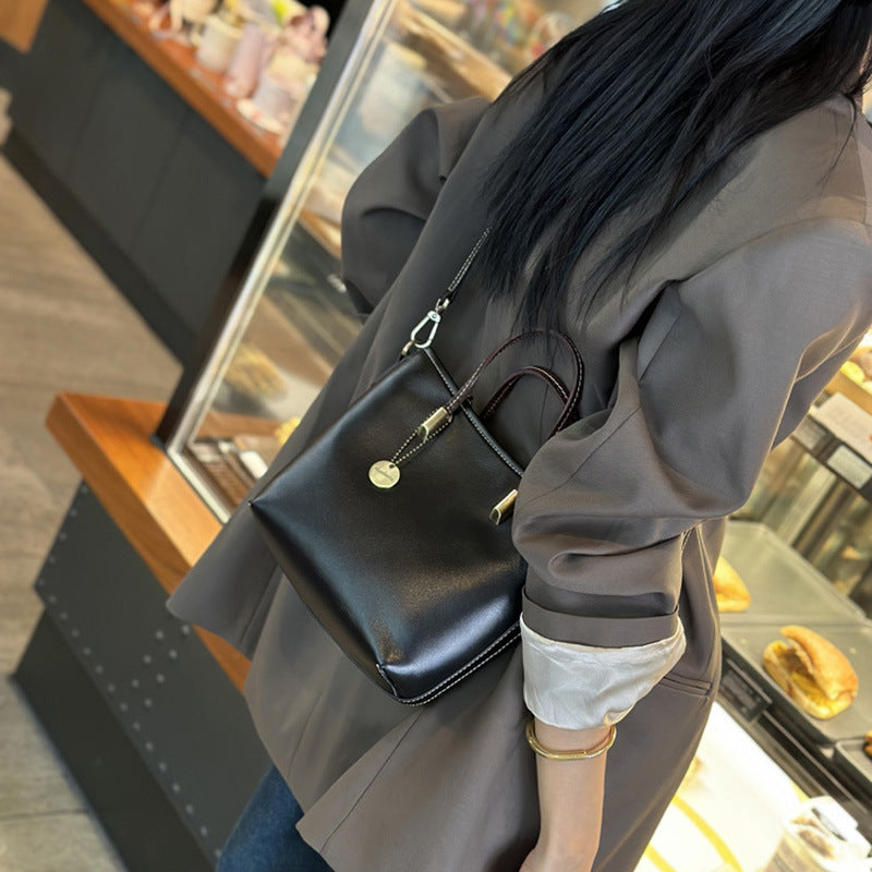 Women's Genuine Leather Retro Top Layer Vegetable Tanning Large Shoulder Bags