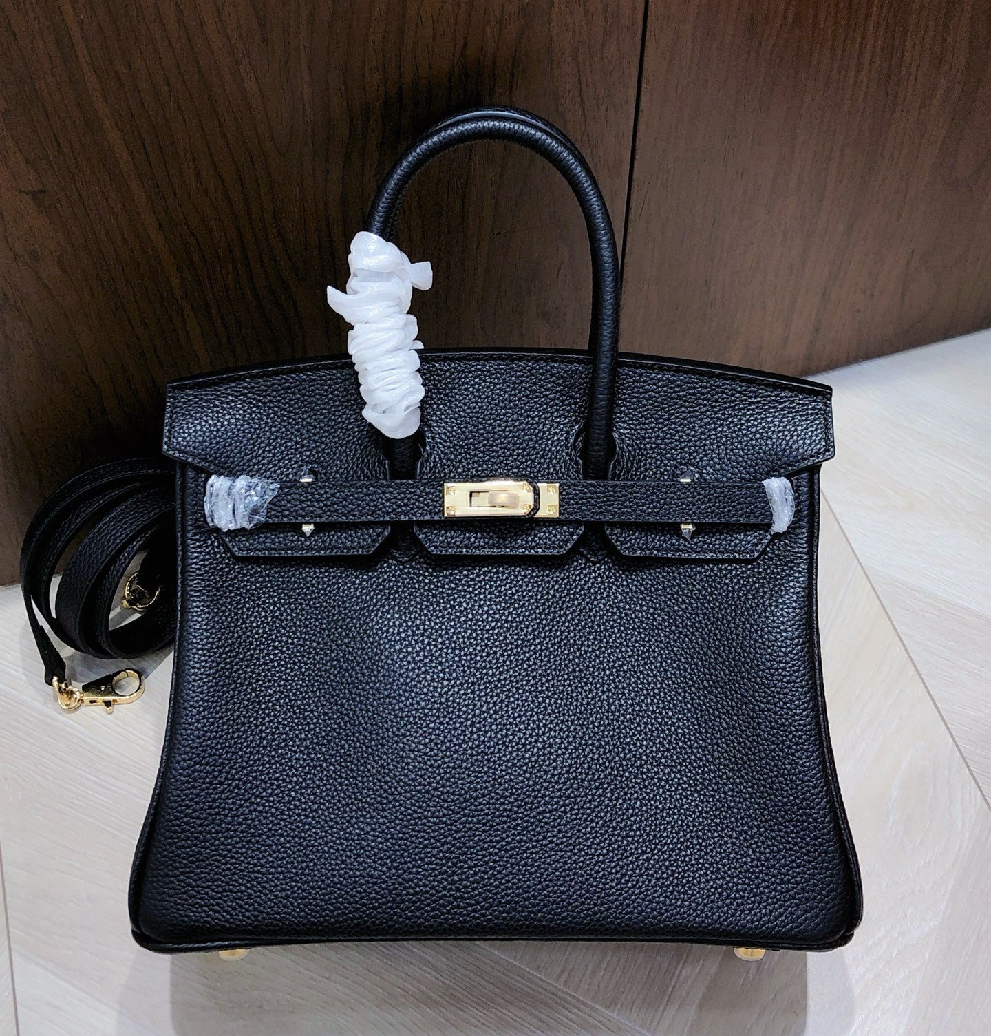 Women's First Layer Cowhide Large Capacity Genuine Leather Lychee Handbags