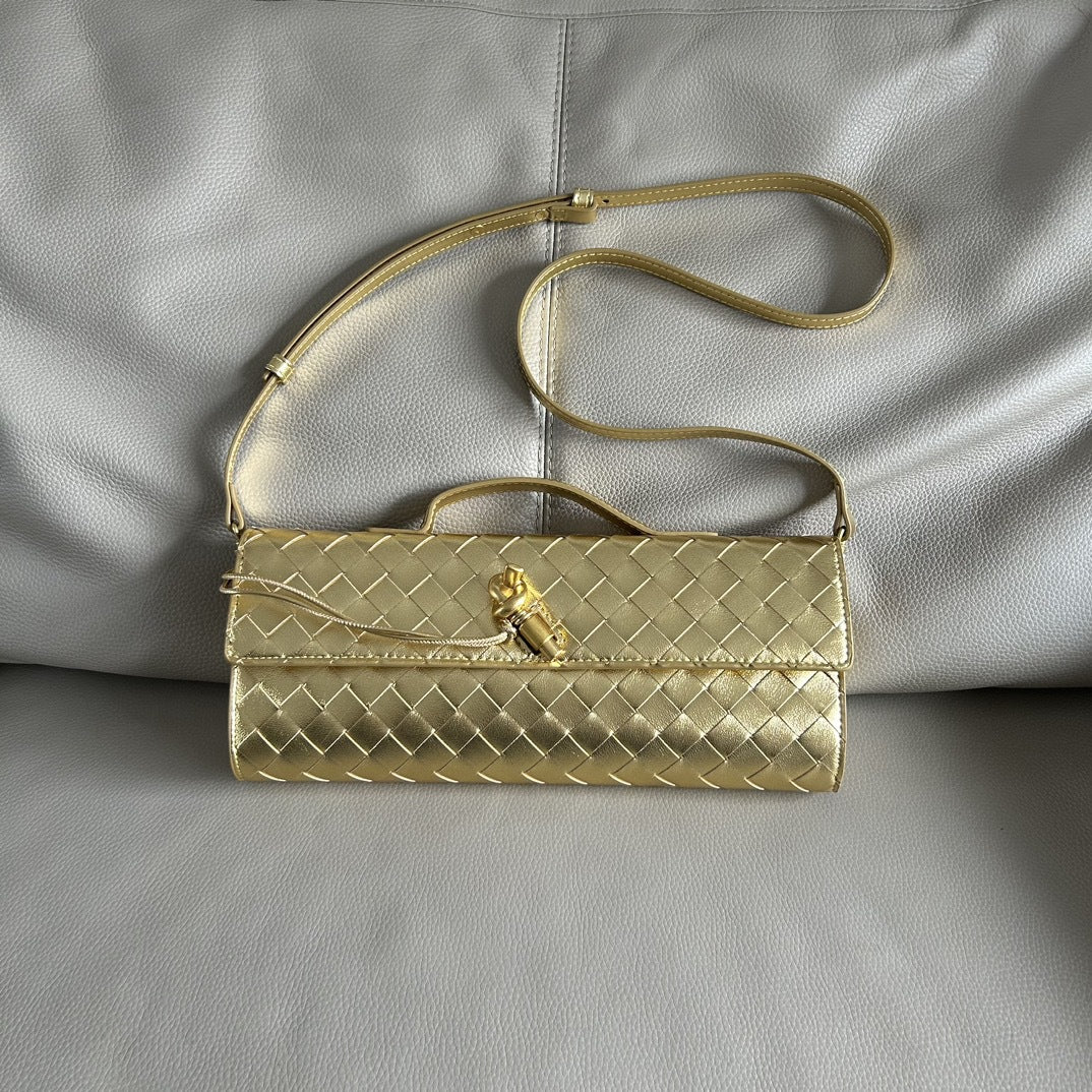 Women's French Stick Texture Hand-woven Hardware Fashion Handbags