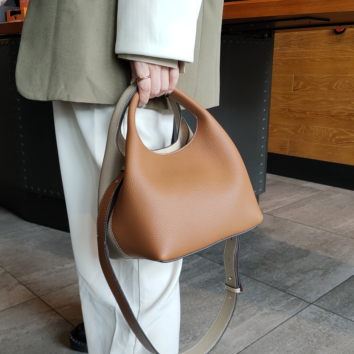 Women's Commuter Genuine Leather First Layer Cowhide Handbags