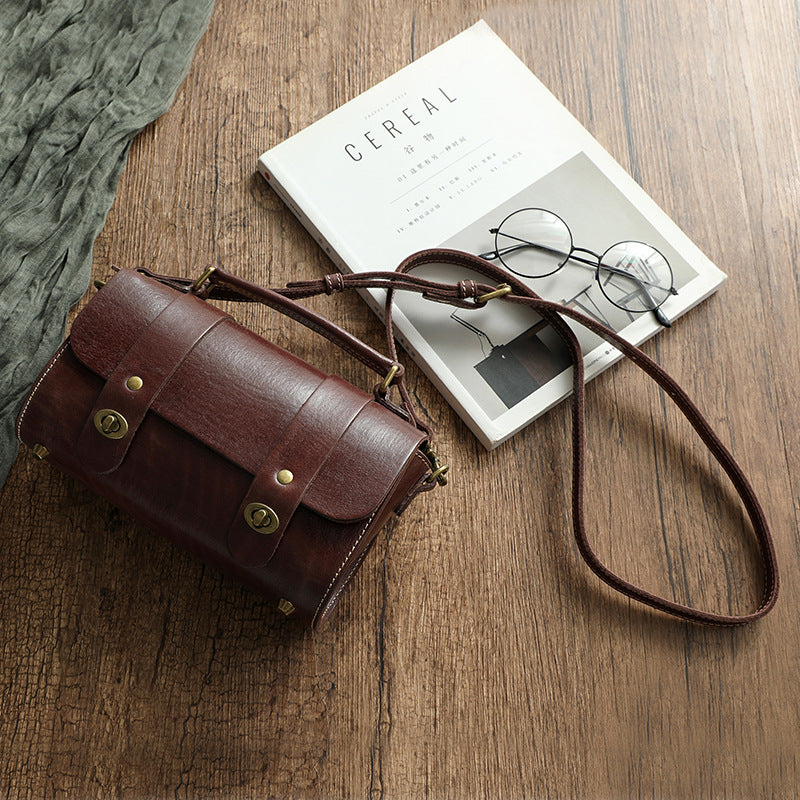 Women's Mountain Handmade Autumn Vegetable Tanning Leather Crossbody Bags