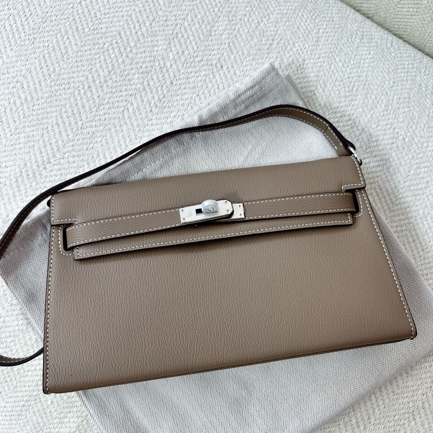 High-grade Genuine Leather Goat Pattern Kelly Armpit Bags