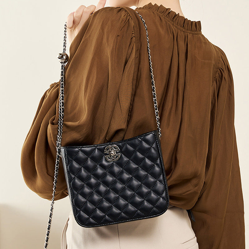 Women's Commuter Chain Genuine Leather Style One Bags