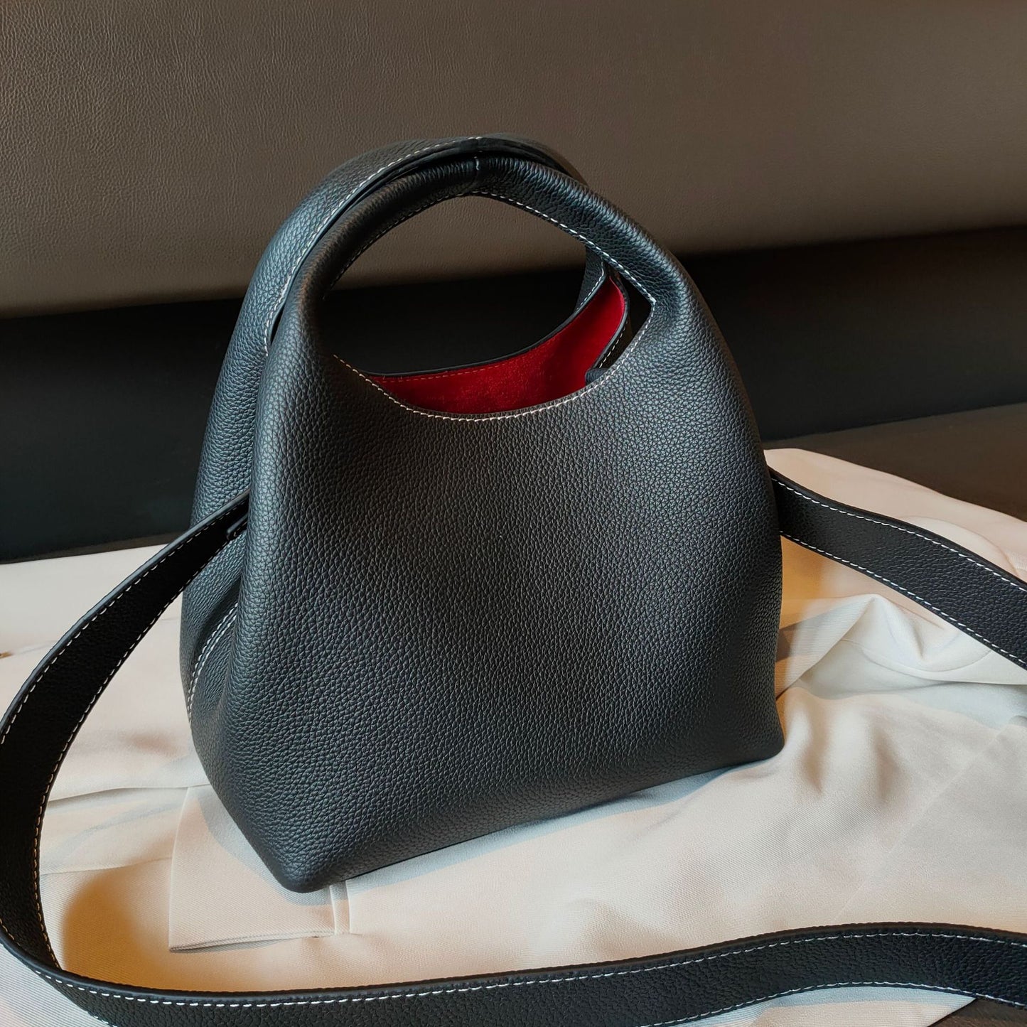Women's Commuter Genuine Leather First Layer Cowhide Handbags