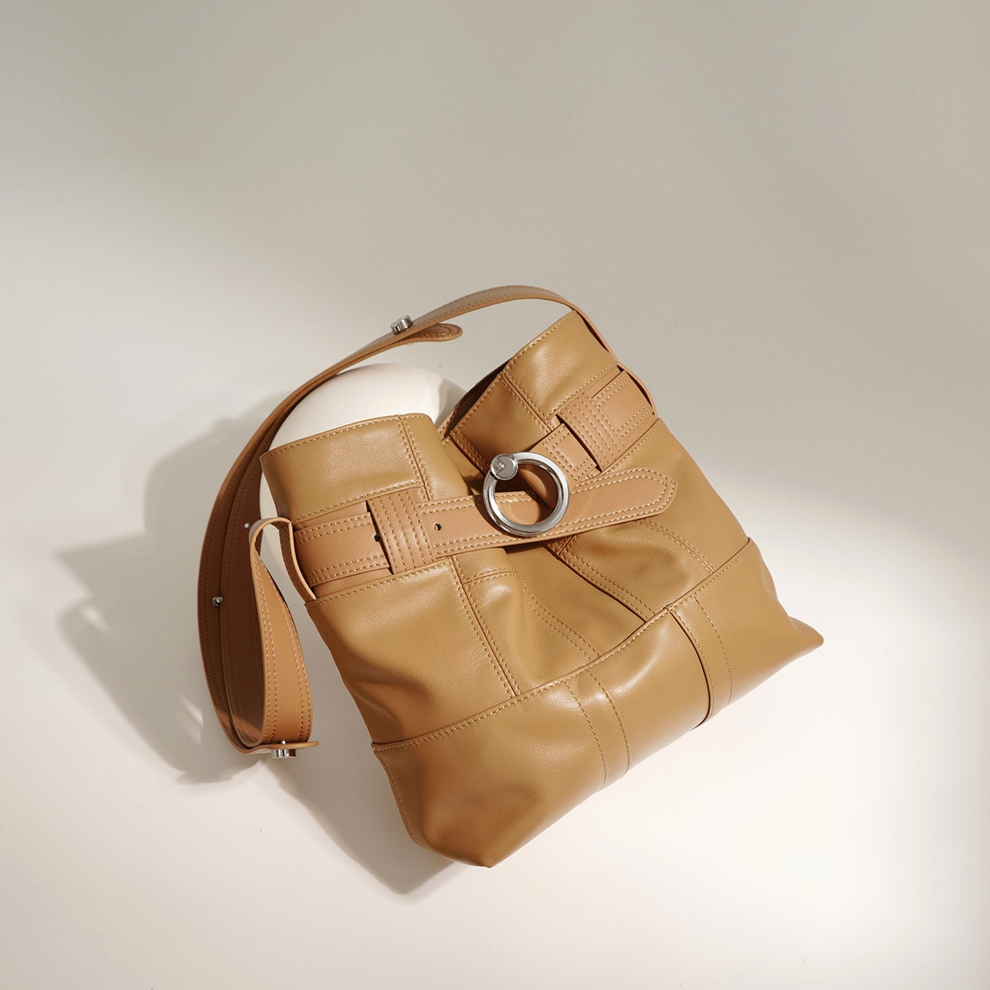 Women's Design Fashion Top Layer Leather Large Capacity Bucket Bags