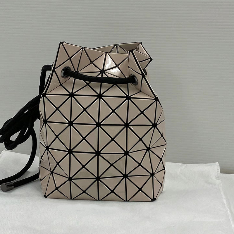 Women's Original Stitching Diamond Pattern Drawstring Round Shoulder Bags