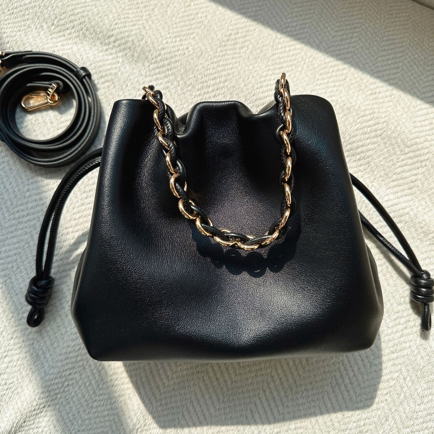 Mi Leather Drawstring Chain Lucky Cloud Bucket Bags