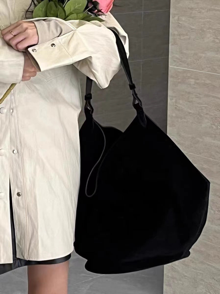 Women's Niche Designer Frosted Cowhide Large Capacity Bucket Bags