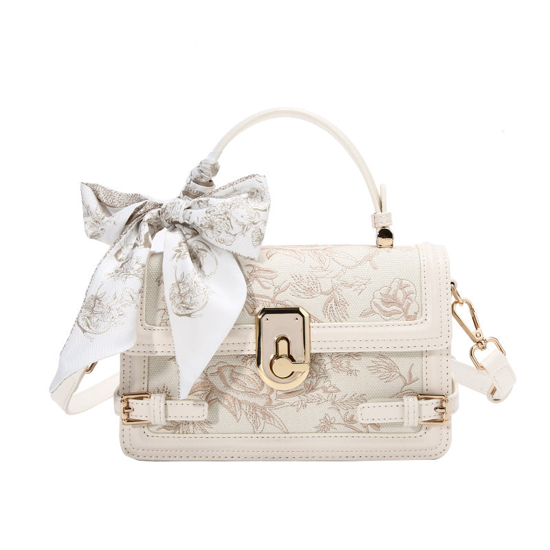 Attractive High-grade Silk Niche Embroidery Commuter Small Square Bags