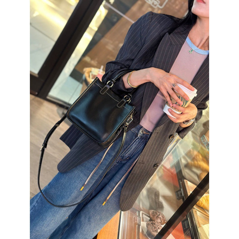 Women's New Trendy Leather Niche Commuter Shoulder Bags