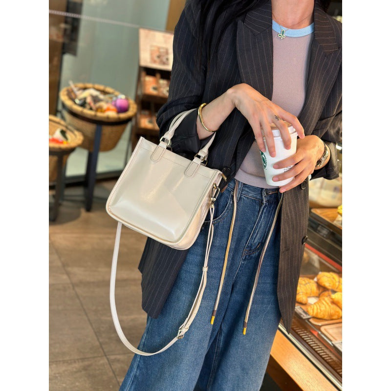 Women's New Trendy Leather Niche Commuter Shoulder Bags
