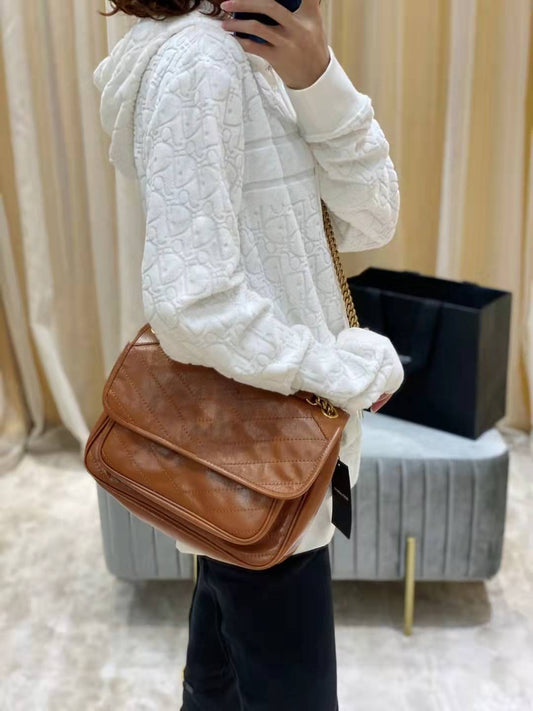 Women's Attractive Oil Wax Cowhide Physical Bags