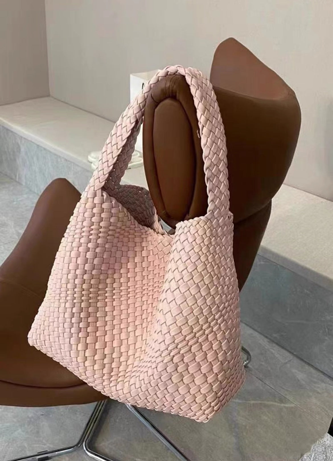 Capacity Hand-woven Female Fashion Simple Hand Bucket Bags