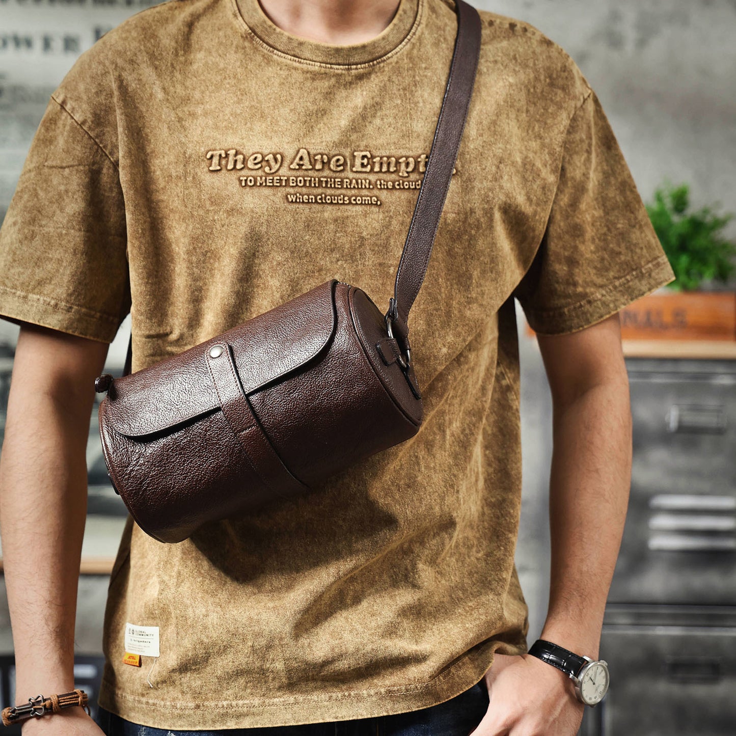 Women's & Men's & Top Layer Special Interest Light Men's Shoulder Bags
