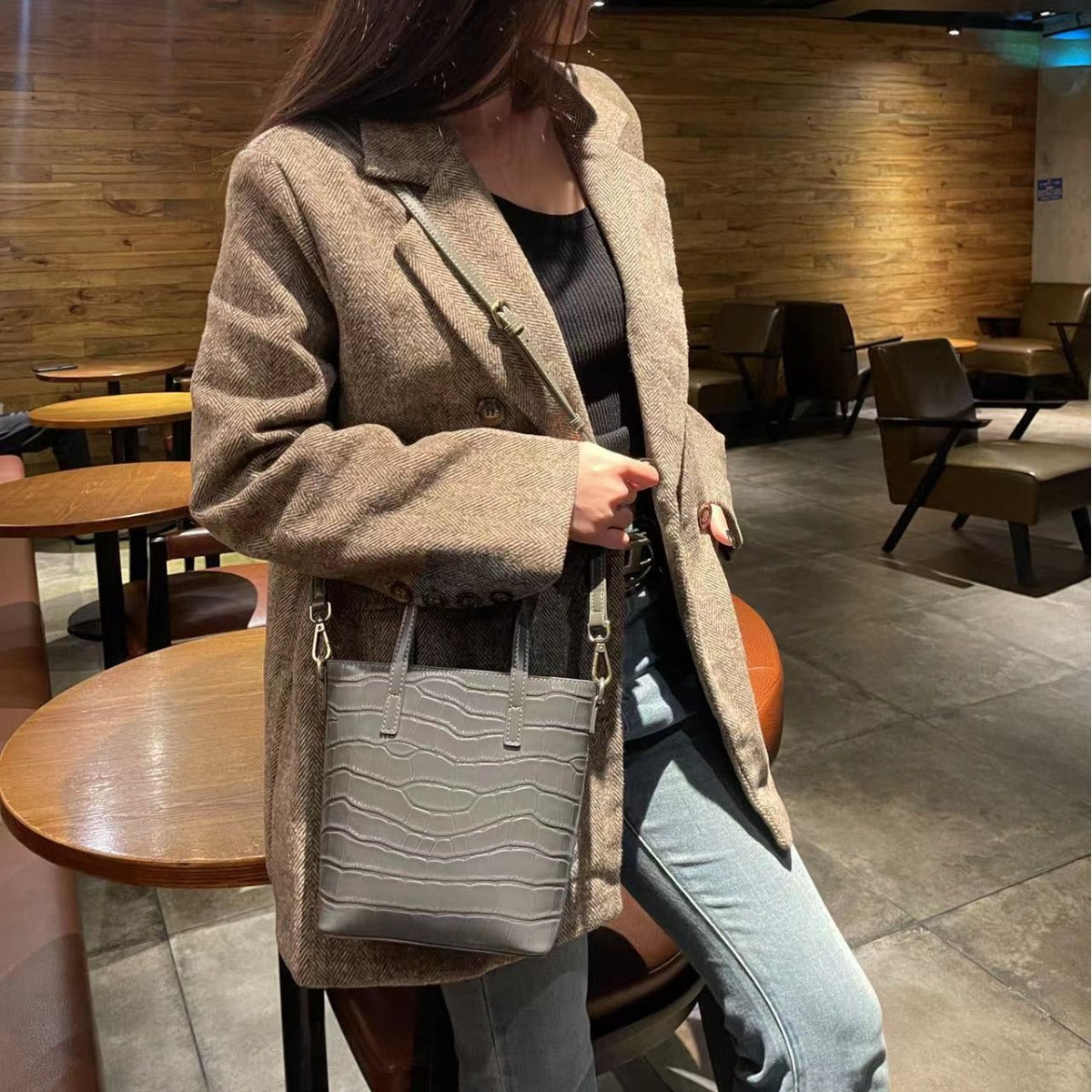 Leather Cowhide Crocodile Pattern Portable Genuine Bucket Bags