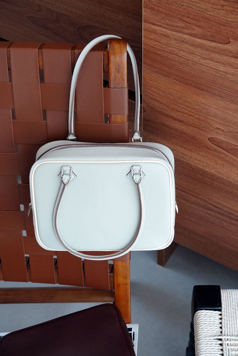High-grade All-steel Leather Feather Portable Light Small Square Bags