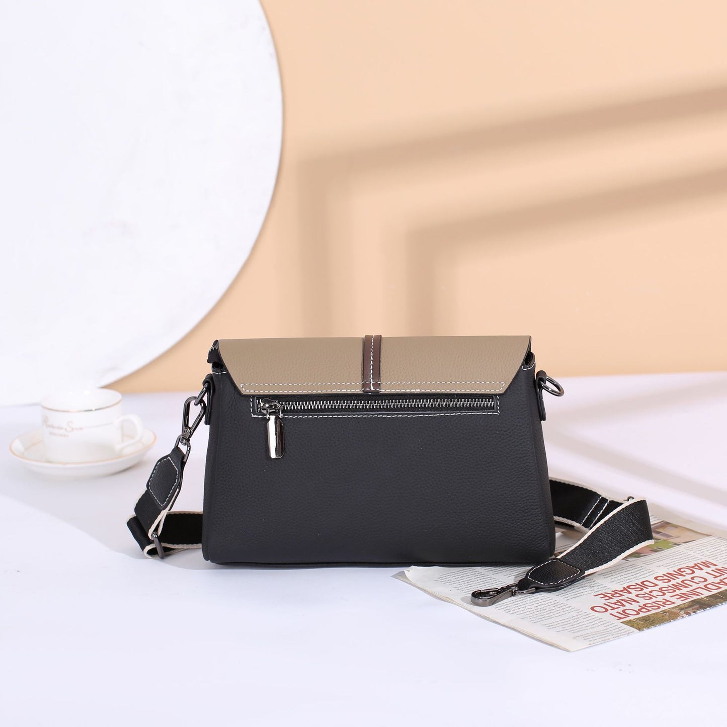 Women's Leather Fashion Simple Shopping Shell Contrast Color Shoulder Bags