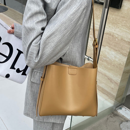 Women's High-grade Exquisite Leather Large Capacity Cowhide Bucket Bags