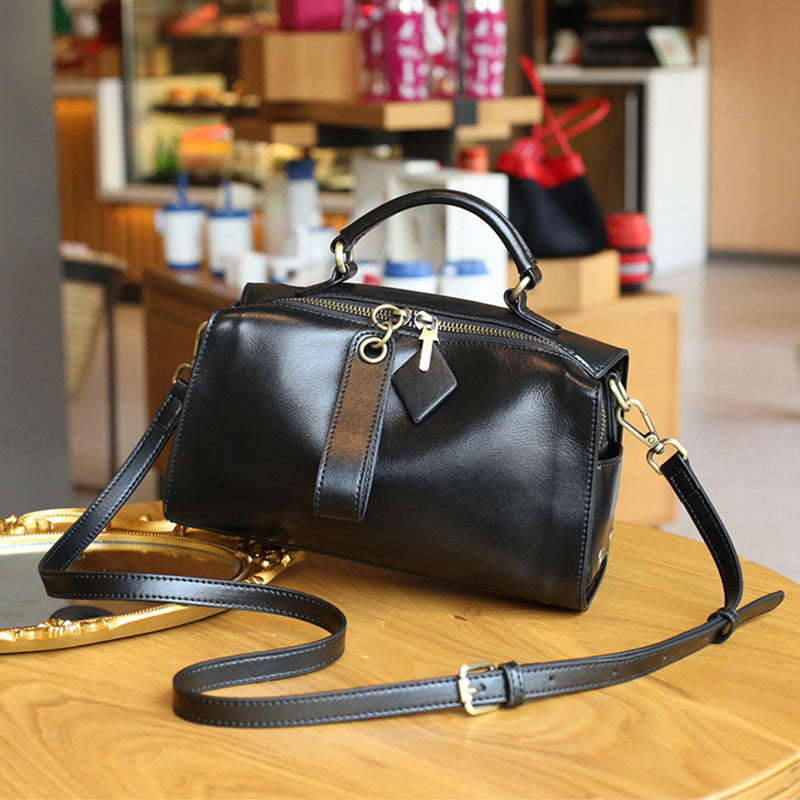 Women's Leather Pillow Retro Top Layer Fashion Crossbody Bags