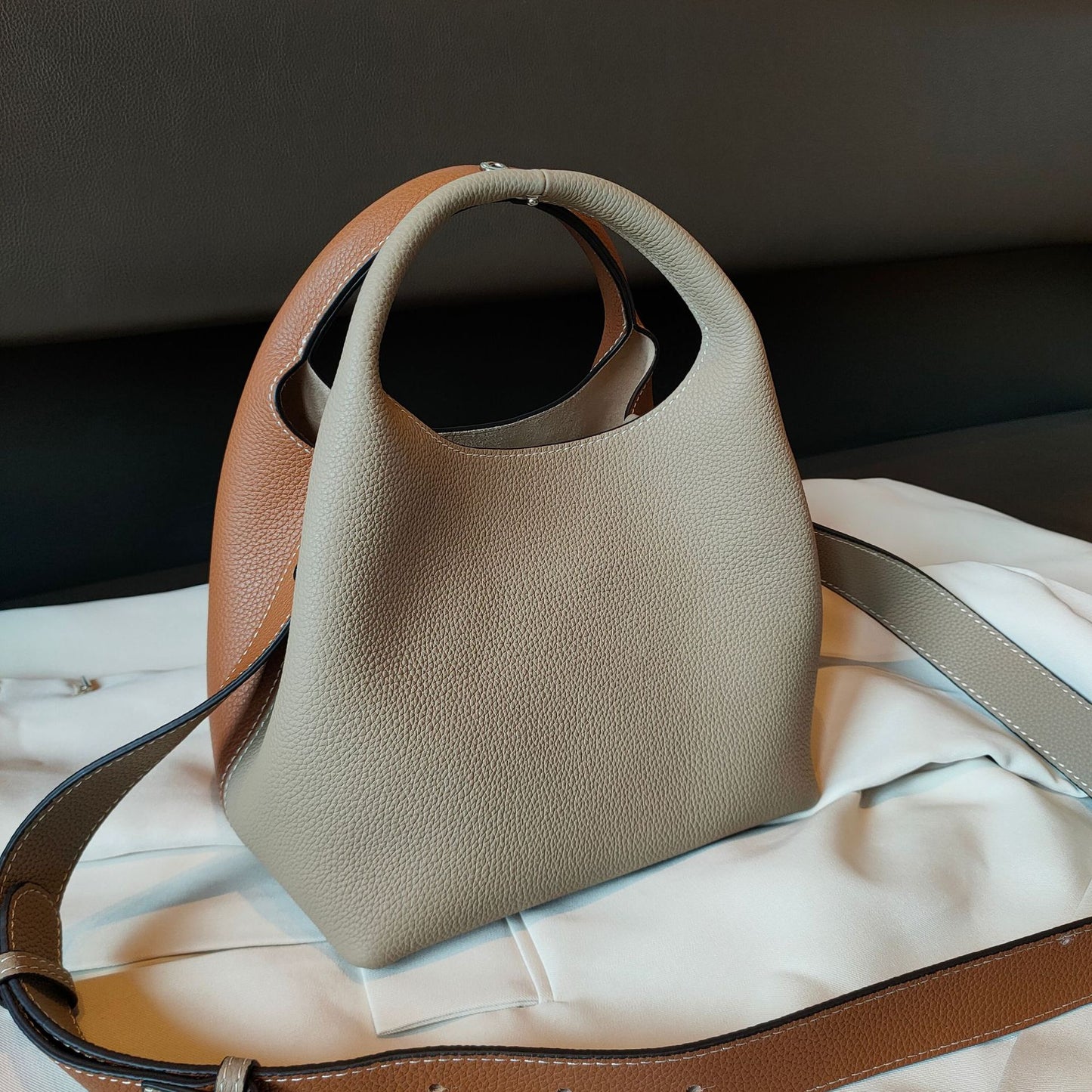 Women's Popular Design Genuine Leather Vegetable Basket Handbags
