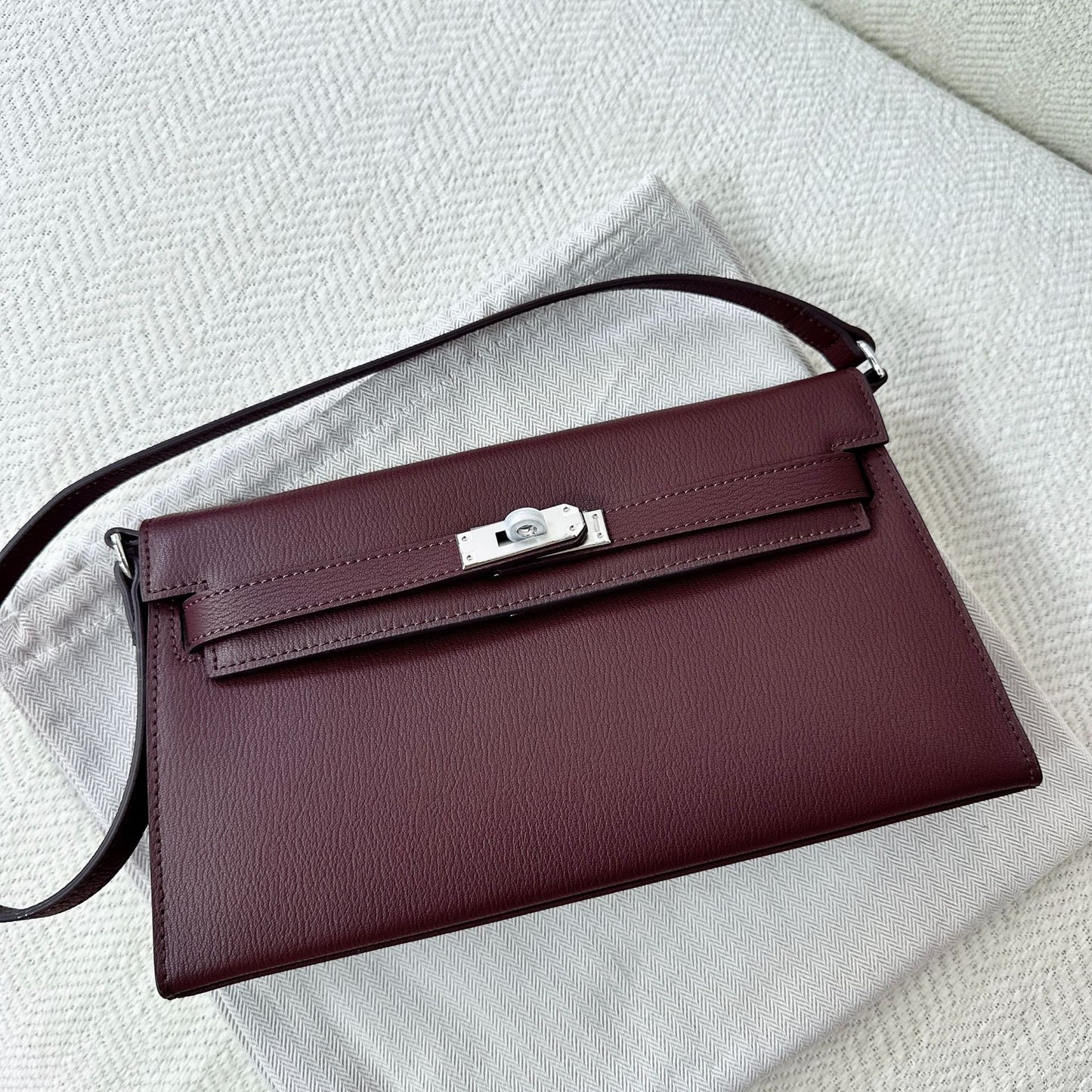 High-grade Genuine Leather Goat Pattern Kelly Armpit Bags