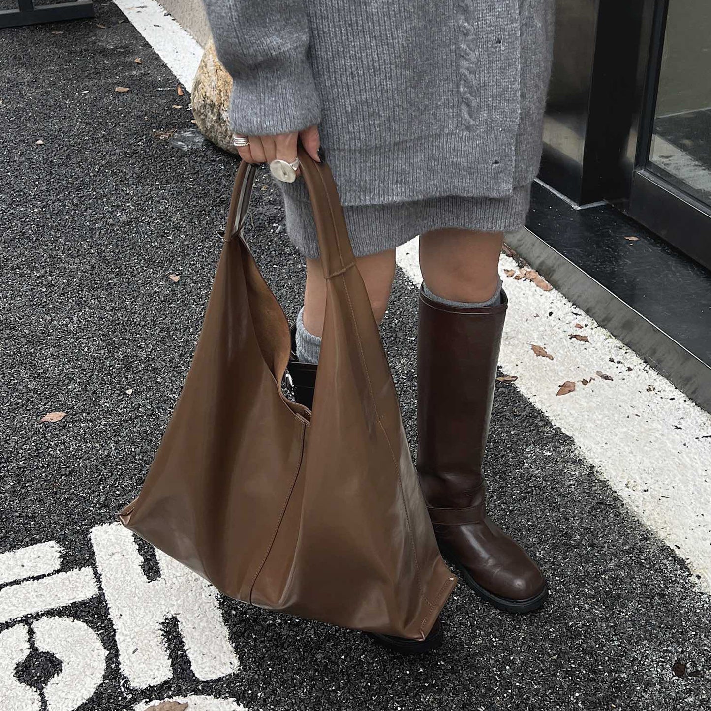Women's Leather Oil Wax Large Capacity Minimalist Bags