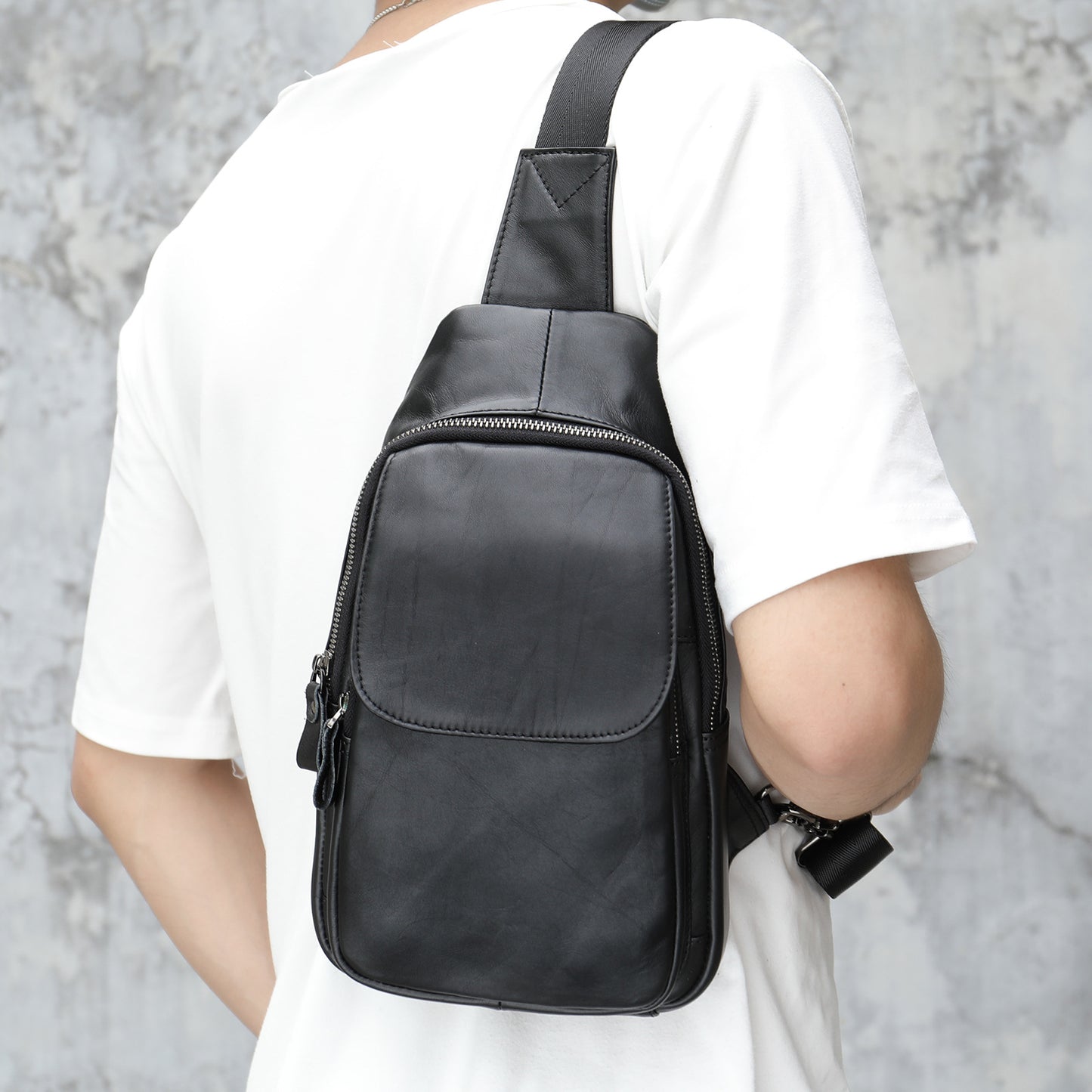 Men's Genuine Leather Fashion Personality Cowhide Men's Chest Bags