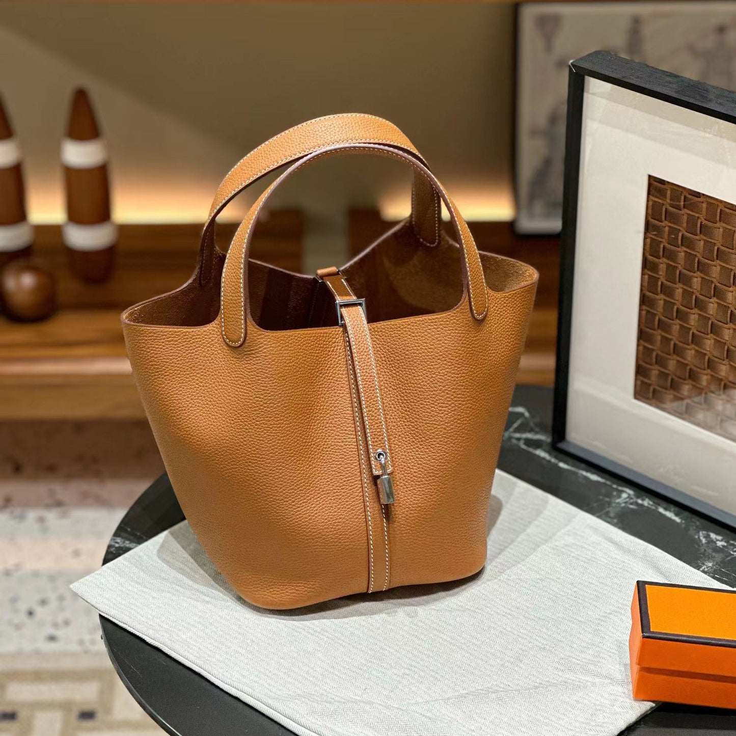 Women's Leather Litchi Pattern Hand Holding Handmade Handbags