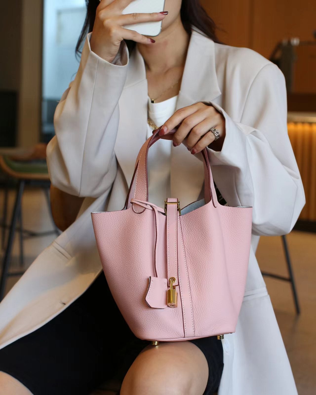 Women's Basket Lychee Pattern First Layer Cowhide Solid Bucket Bags