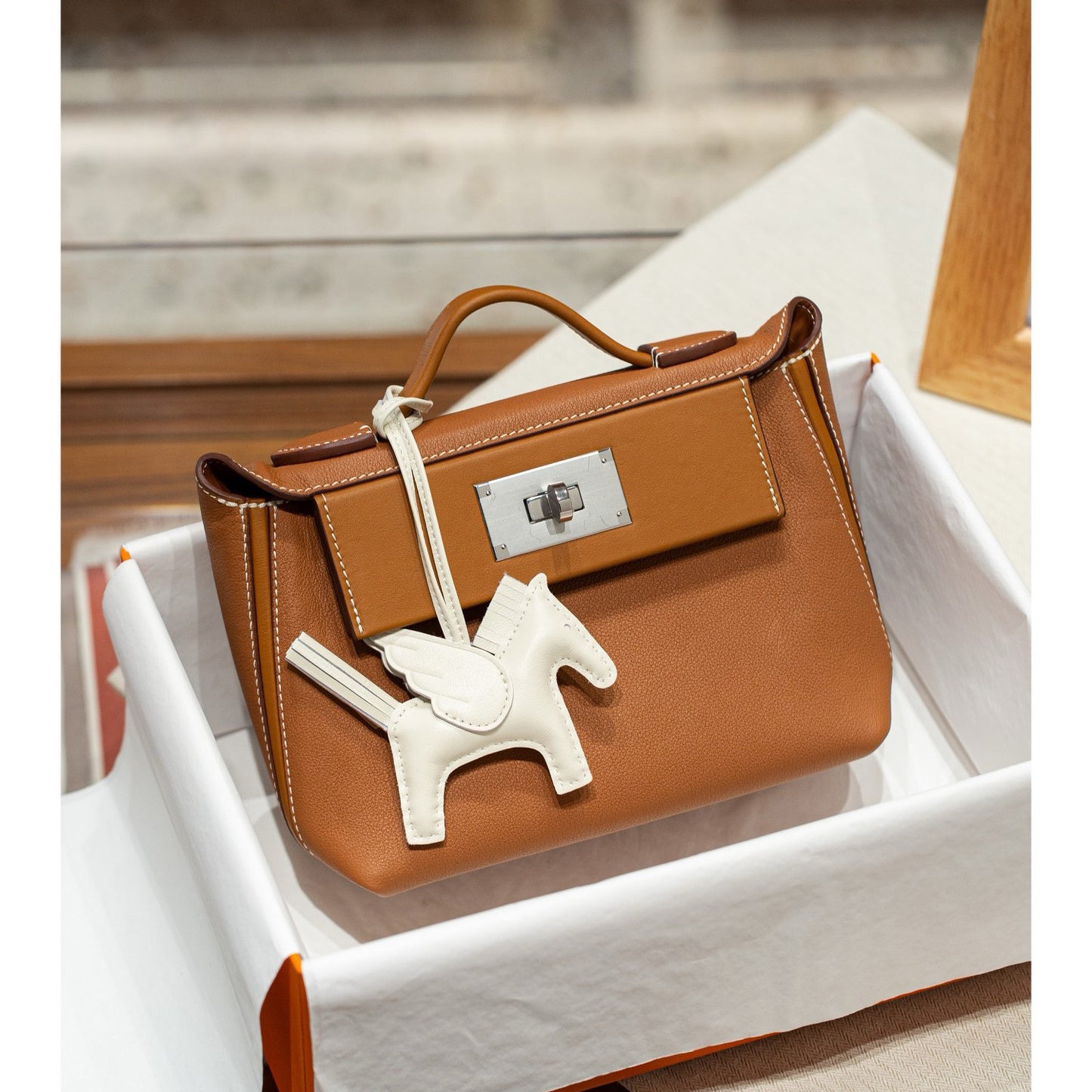 Women's Imported First Layer Cowhide Steel Hardware Shoulder Bags