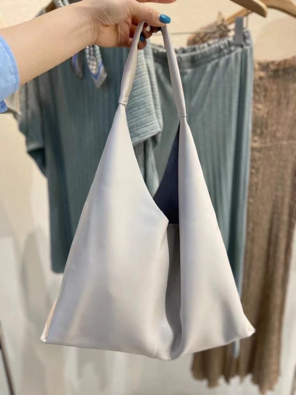 Women's Fashion Large Capacity Commuter Cowhide Soft Tote Bags