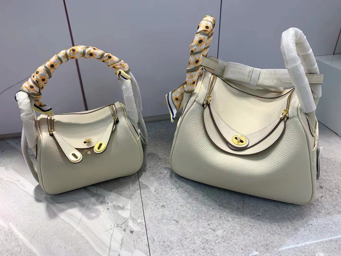 Women's Doctor Genuine Leather Mini Pillow Portable Bucket Bags