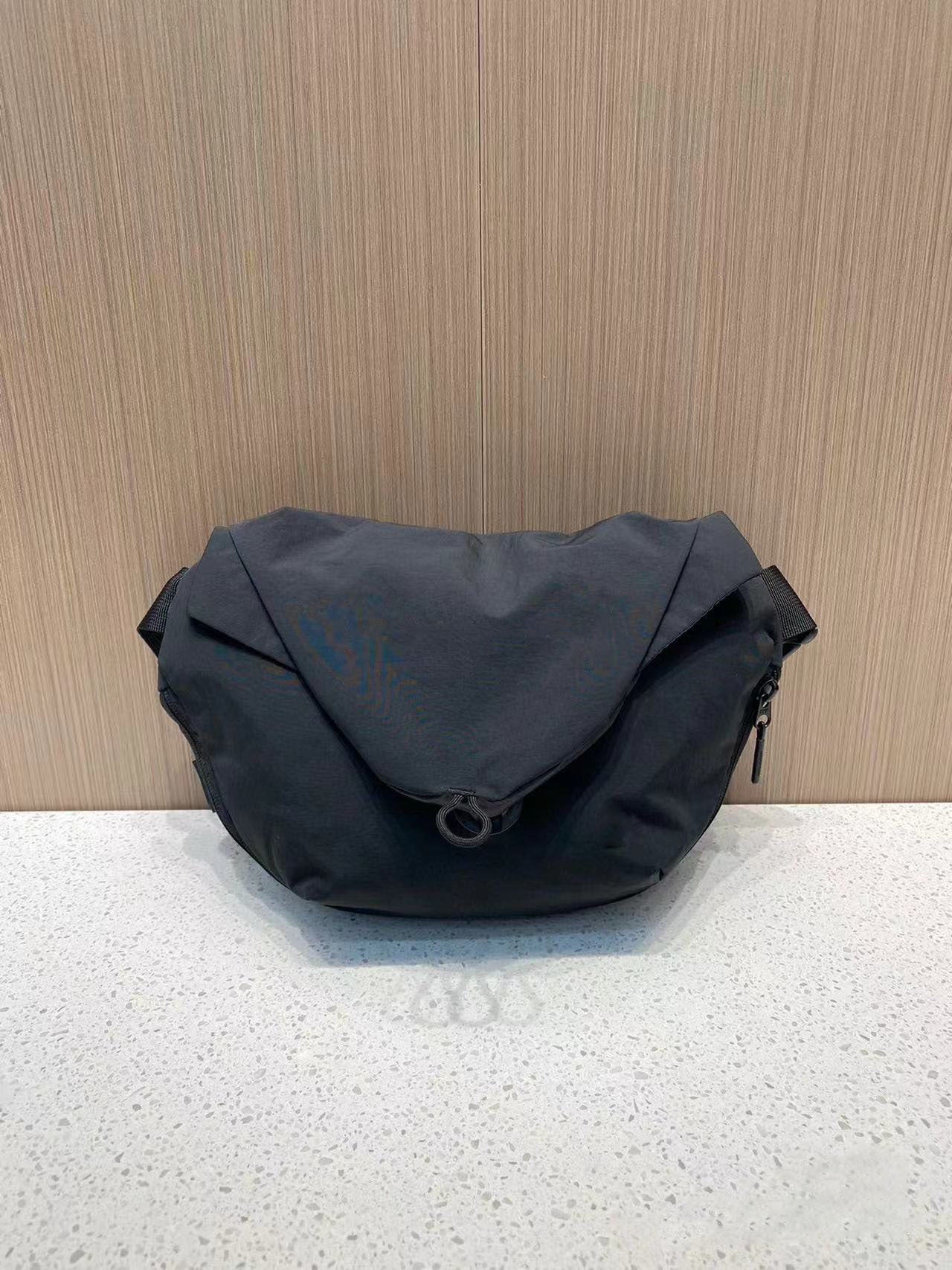 Women's Cool Portable Good-looking Fashion Neutral Bags