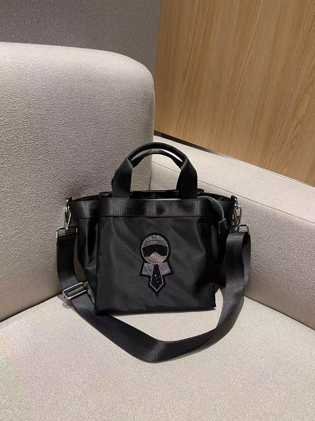 Women's Medium Smiley Face Simple Crystals Nylon Tote Bags