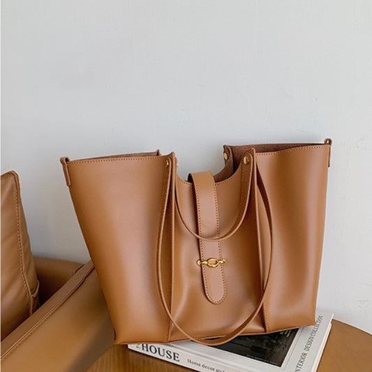 Large Capacity Soft Leather Retro Commuting Shoulder Bags