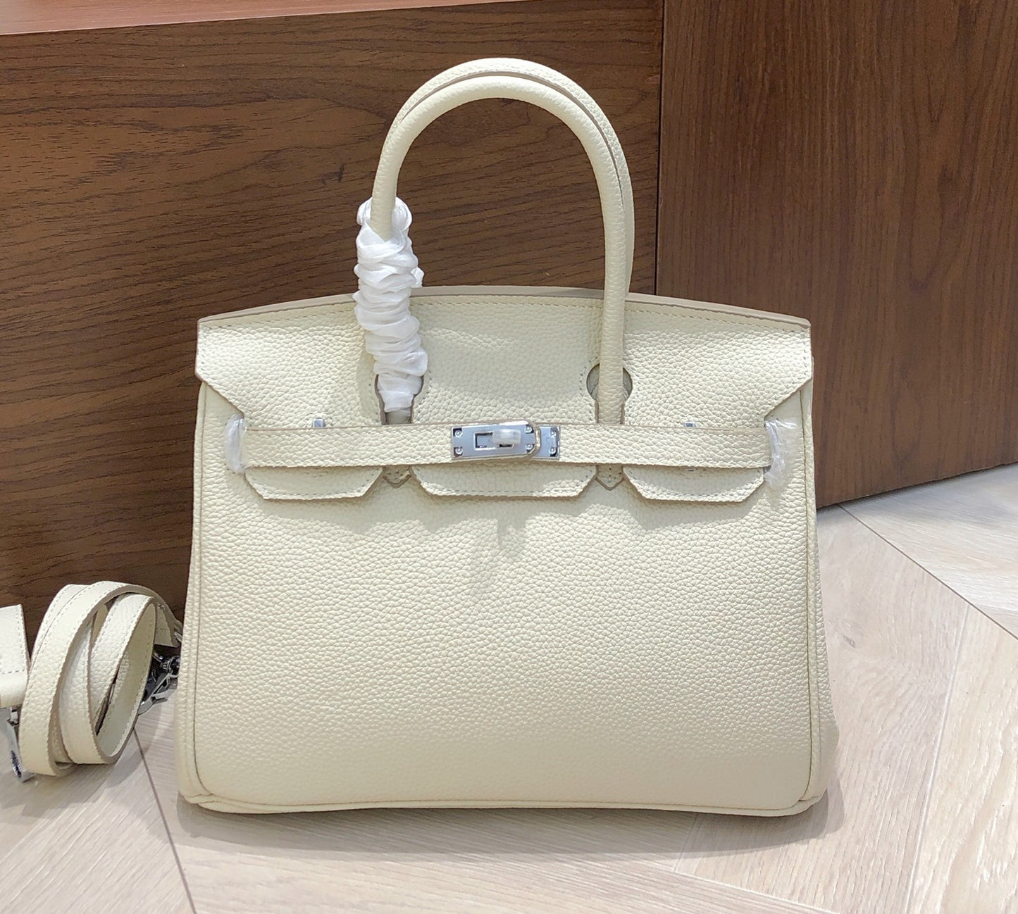 Women's First Layer Cowhide Large Capacity Genuine Leather Lychee Handbags