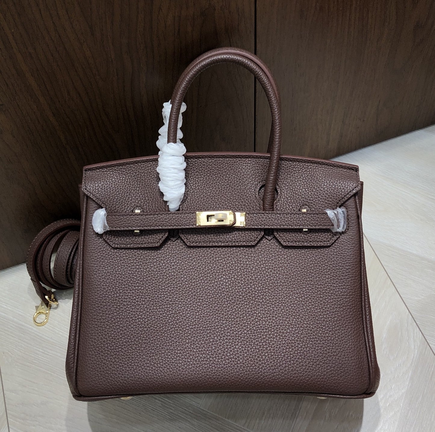 Women's First Layer Cowhide Large Capacity Genuine Leather Lychee Handbags