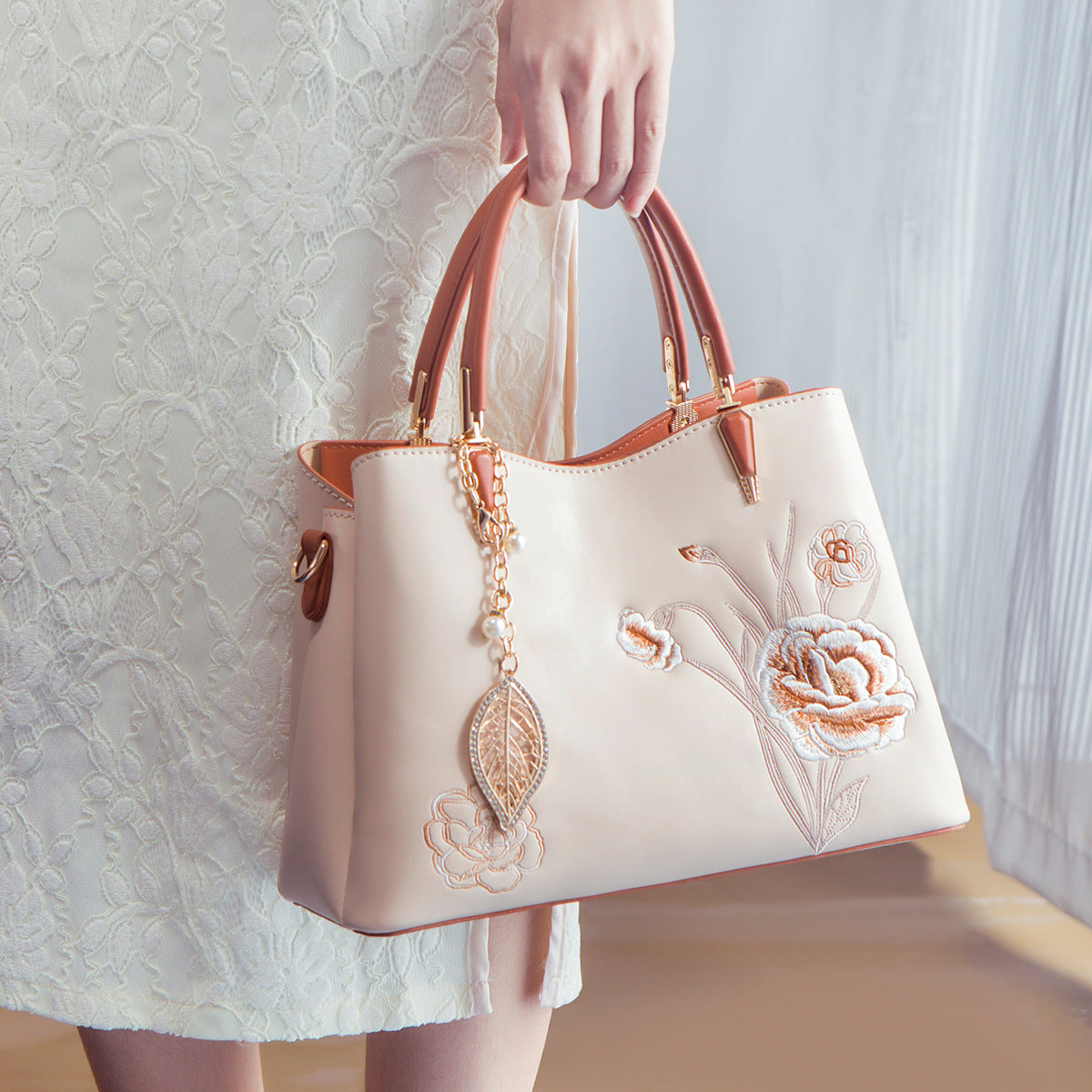 Women's Chinese Style Large Capacity Portable Lady Handbags
