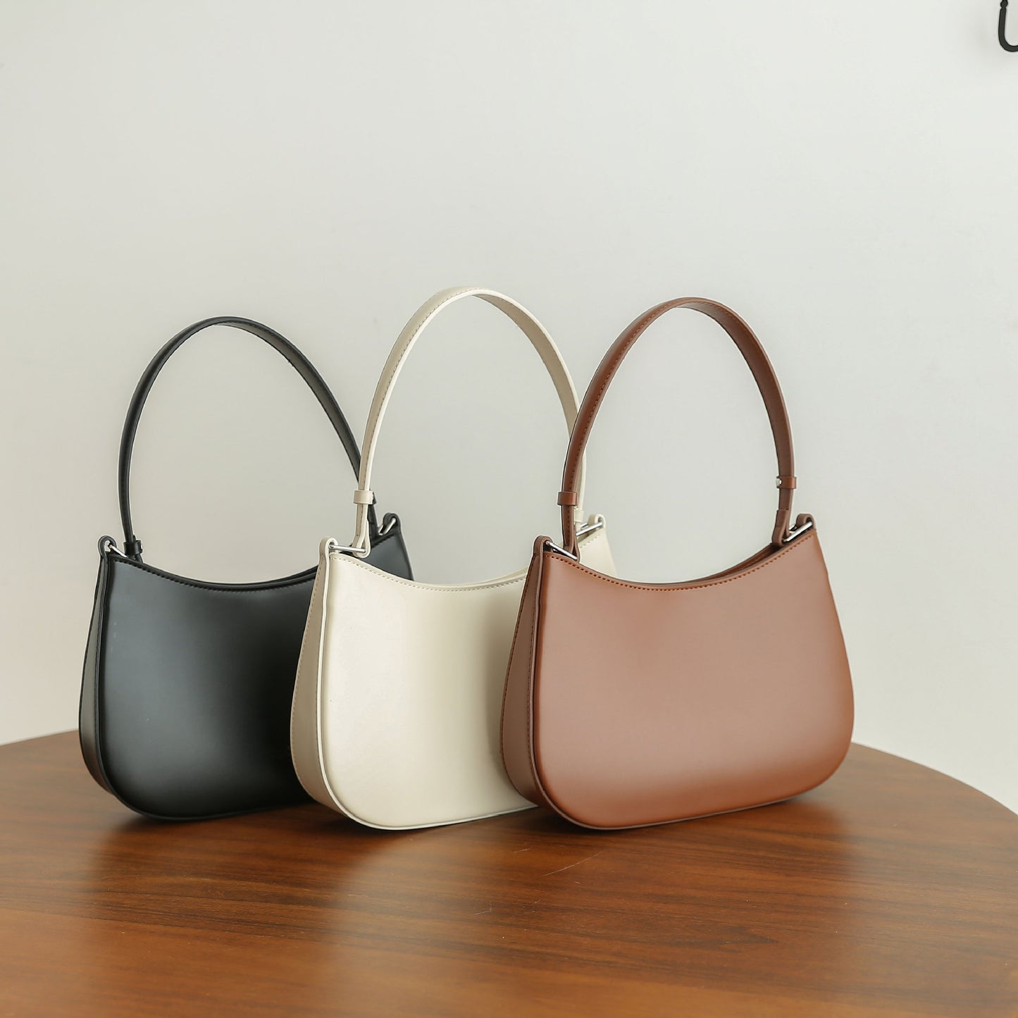 Women's Sense Niche Underarm Simple Fashion Light Shoulder Bags
